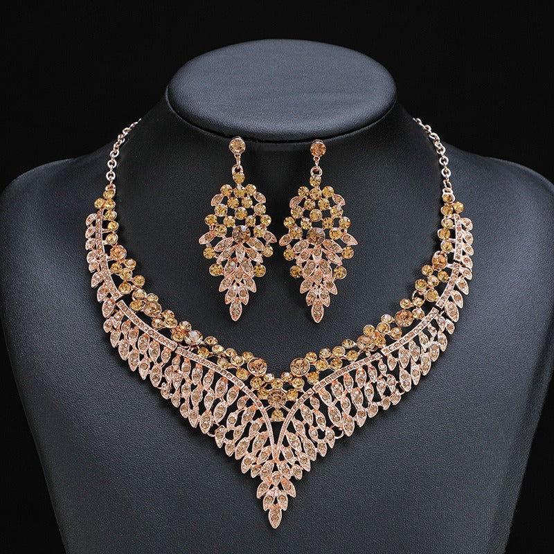 Alloy clavicle chain, palace style, retro and exaggerated style, crystal gemstone, short necklace, earring set, dinner party