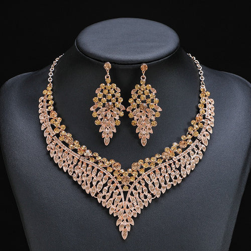 Alloy clavicle chain, palace style, retro and exaggerated style, crystal gemstone, short necklace, earring set, dinner party