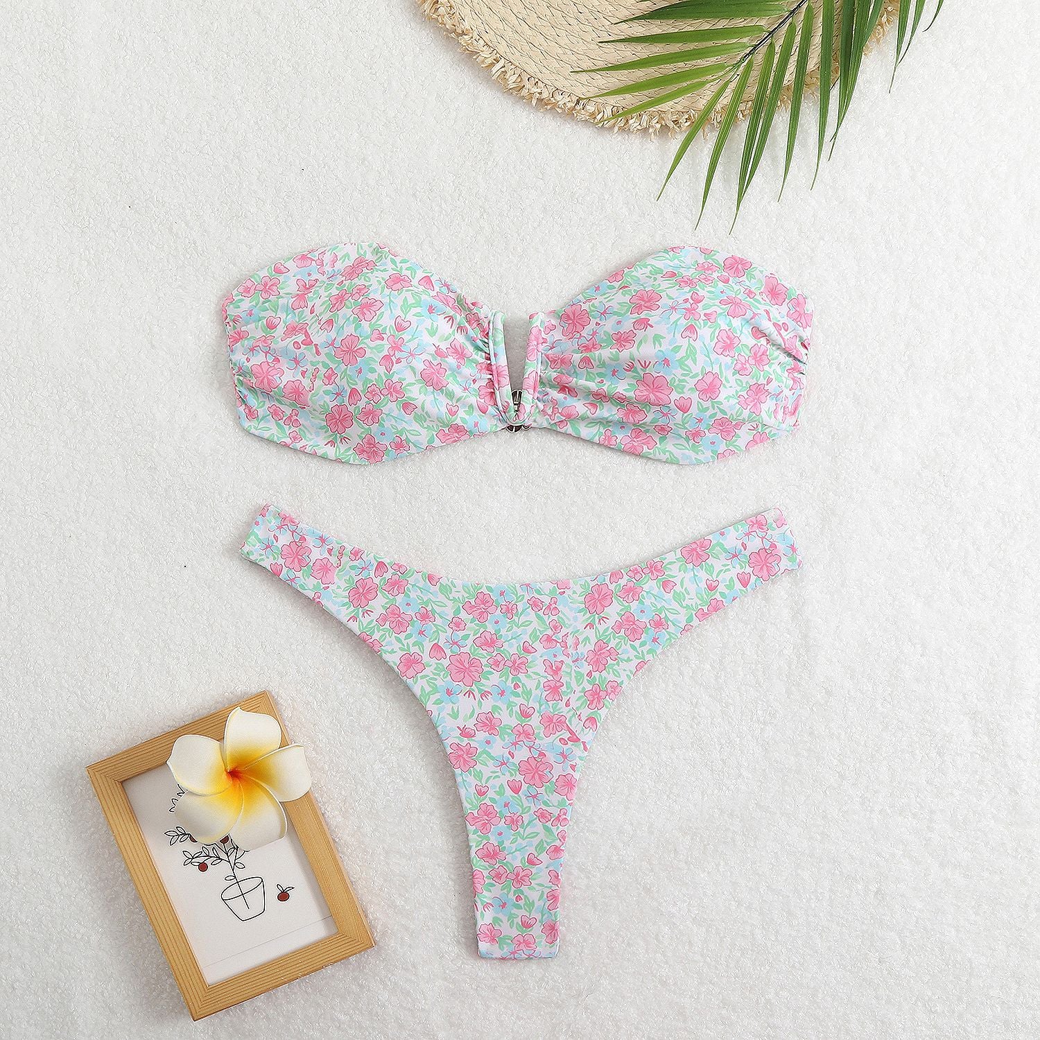 V-neck thong printed bikini